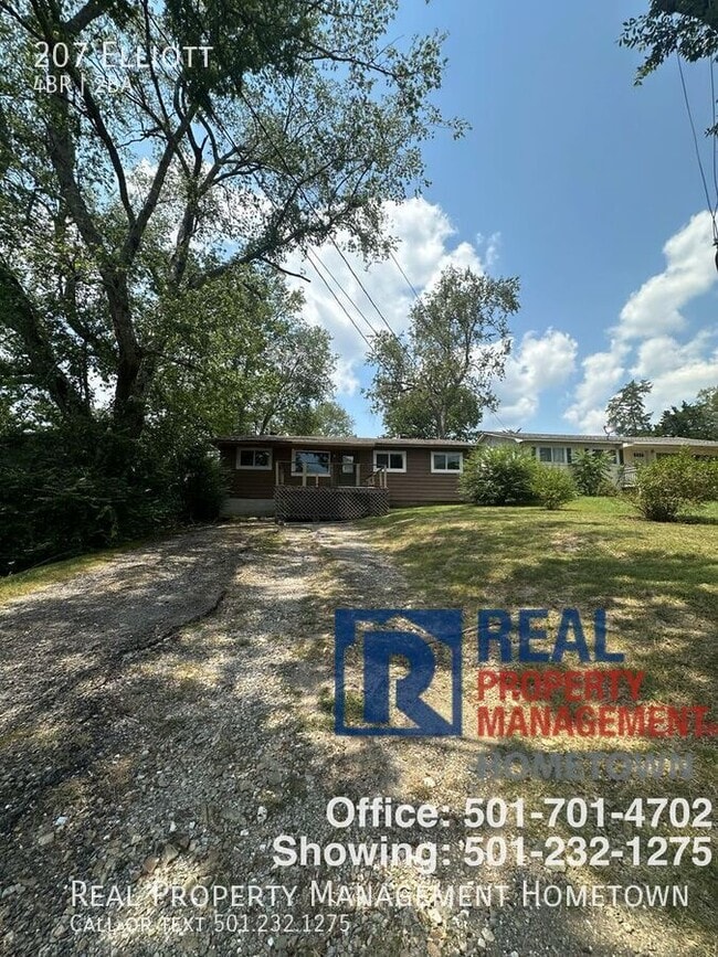 Building Photo - 207 Elliott-