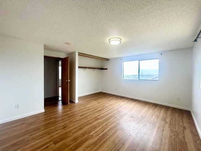 Building Photo - 960 Wailupe Dr