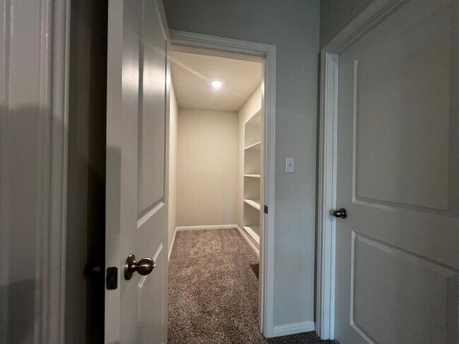 Building Photo - 1509 Deering Run