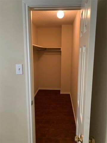 Building Photo - 904 Valleybrook Dr