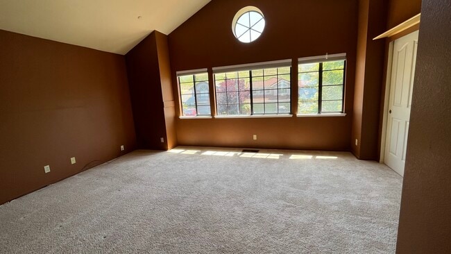 Building Photo - 1079 Sandhurst Dr