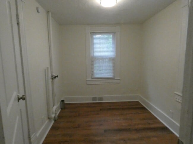 Building Photo - 1615 S Jefferson St