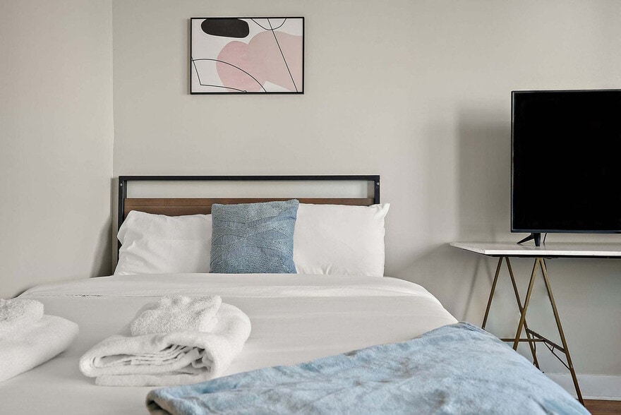 Building Photo - 1410 Nicollet Ave