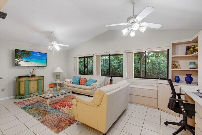 Building Photo - 2925 Riviera Dr