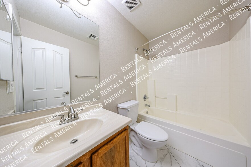 Building Photo - 1404 S Crossbow Ct