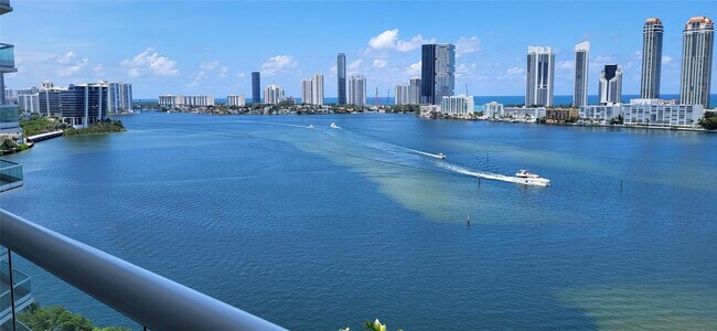 Building Photo - 2600 Island Blvd