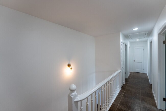 Building Photo - Hidden Gem | 4 bed 3 bath home in highly sought after Windsor Park!!!