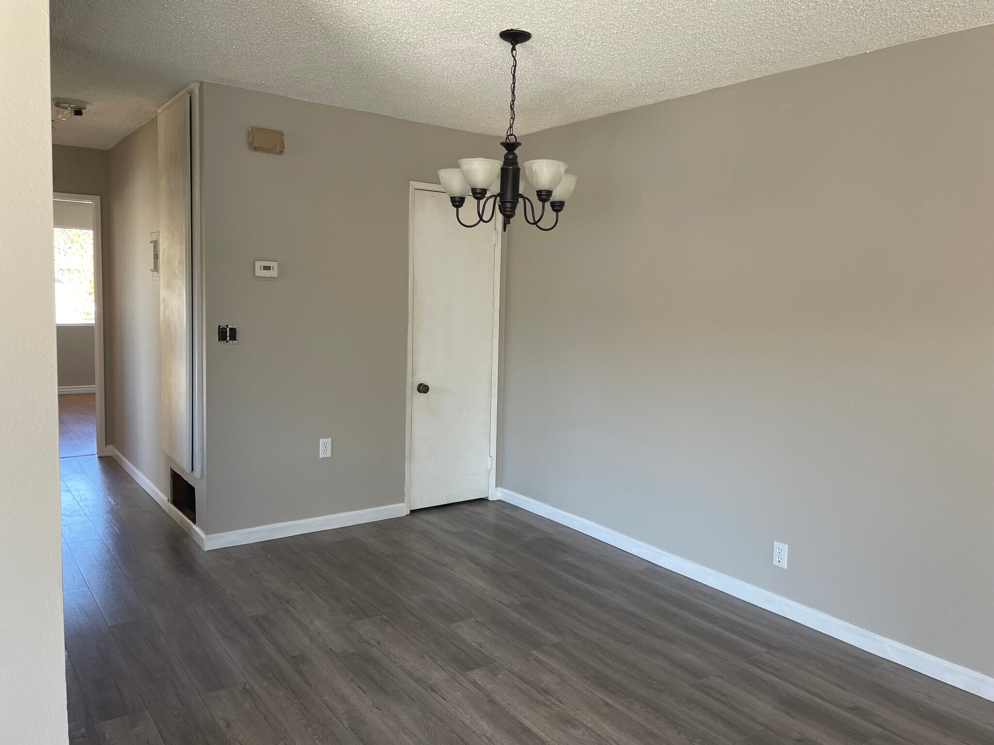 Building Photo - 28164 Robin Ave