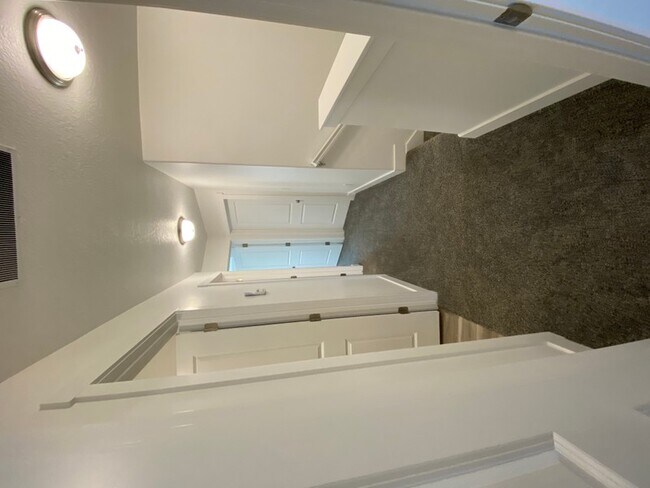 Building Photo - 2035 N 350 E