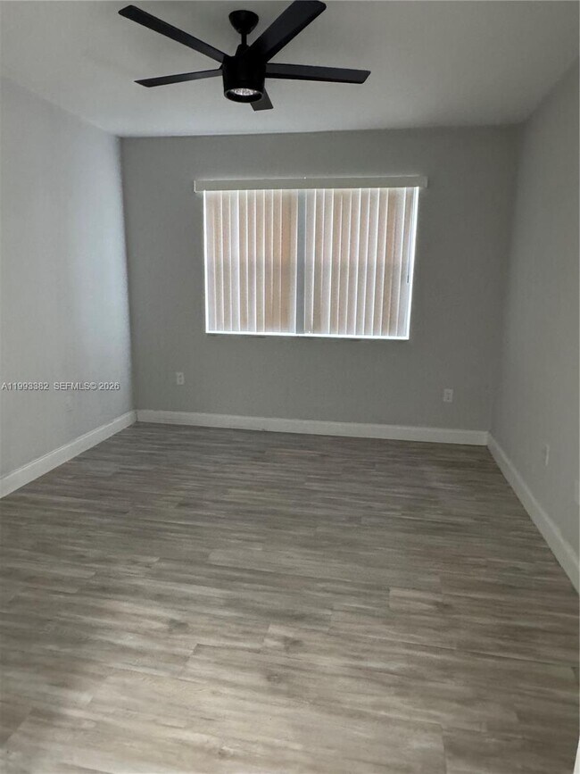 Building Photo - 6440 NW 114th Ave