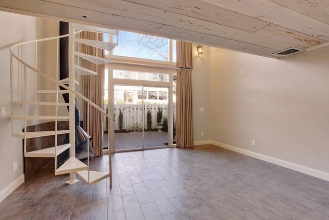 Building Photo - 150 Maribeau Square NW