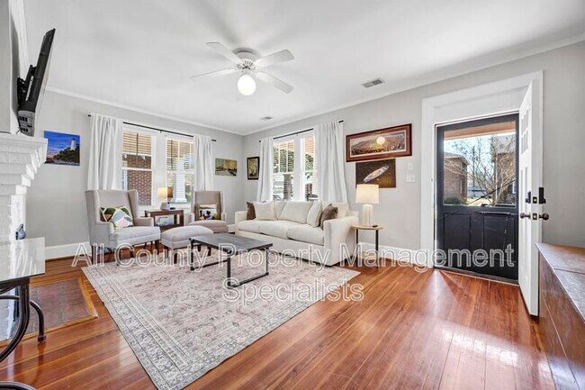 Building Photo - 1037 Kinard Ct