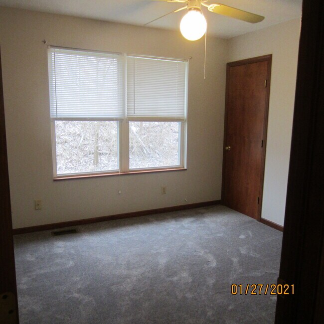 Building Photo - 3423 Clearview Pl