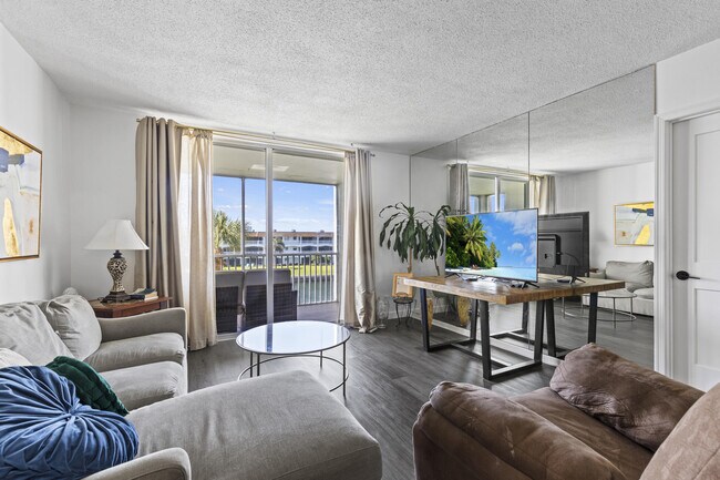 Building Photo - 100 Paradise Harbour Blvd
