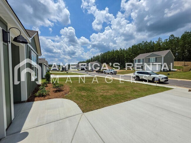 Building Photo - 556 Saddlewood Bnd