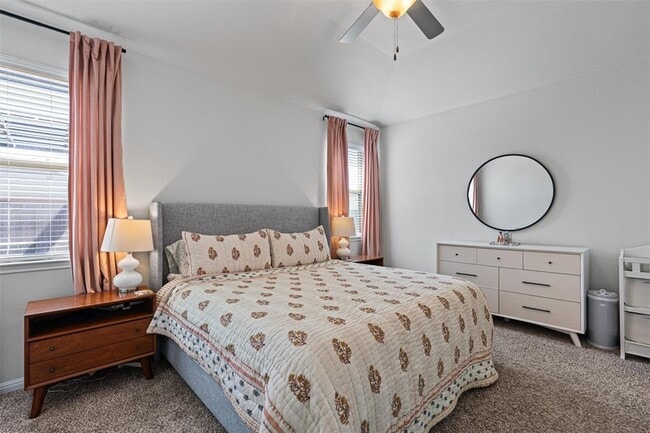 Building Photo - 137 Red Sun Dr