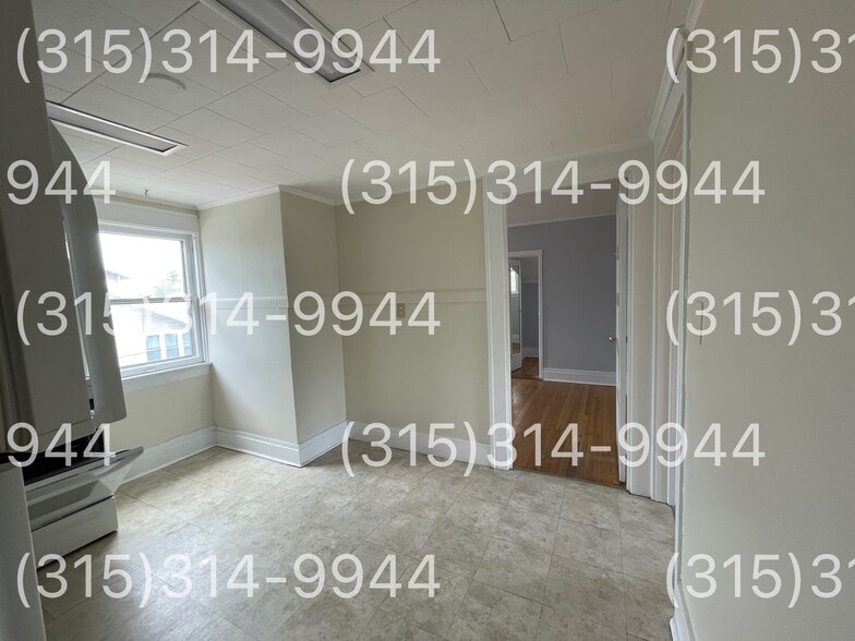 Building Photo - 211 Russell Ave