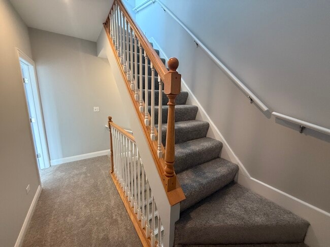 Building Photo - 7008 W Medill Ave