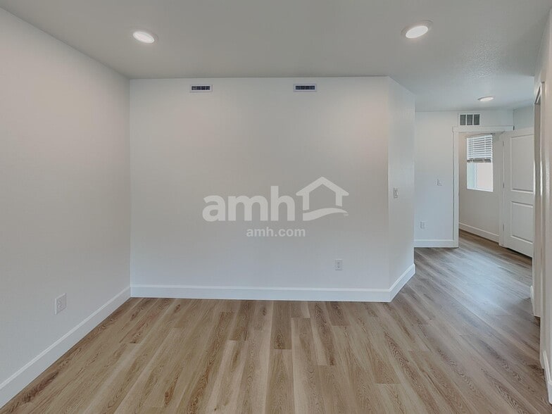Building Photo - 13880 E 100th Way