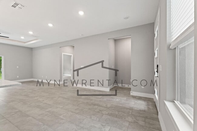 Building Photo - Deposit-Free! Modern, energy efficient hom...