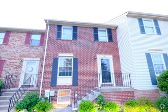 Building Photo - Lovely 3 BR/2 BA Townhome in Pasadena!
