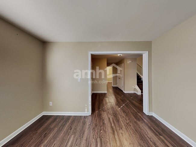 Building Photo - 2010 Cornflower Ln