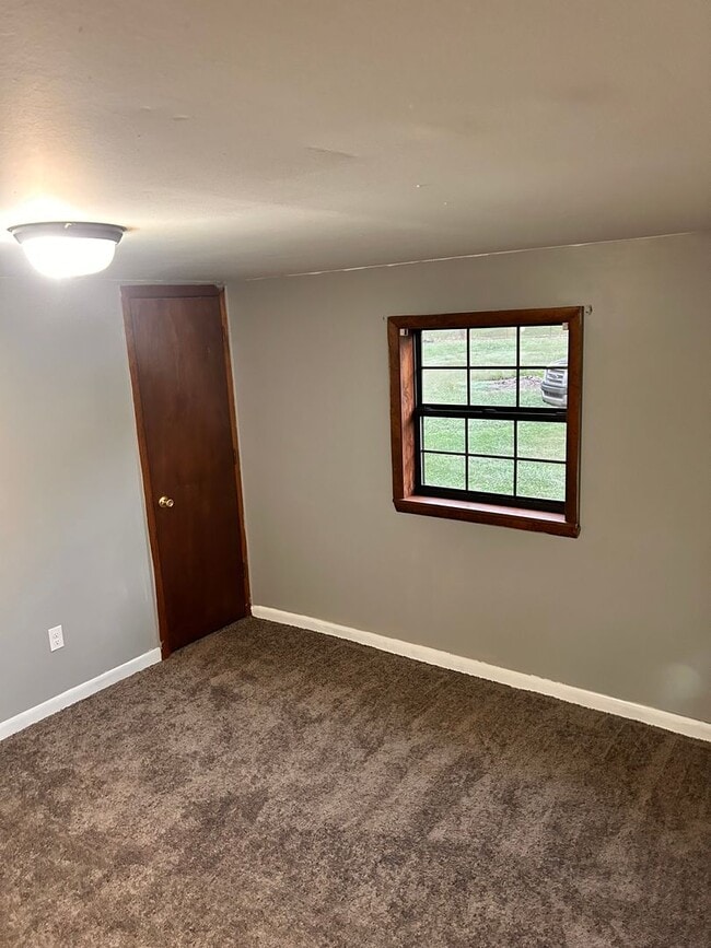 Building Photo - 2 bedroom, 1.5 bath home for $1200 monthly