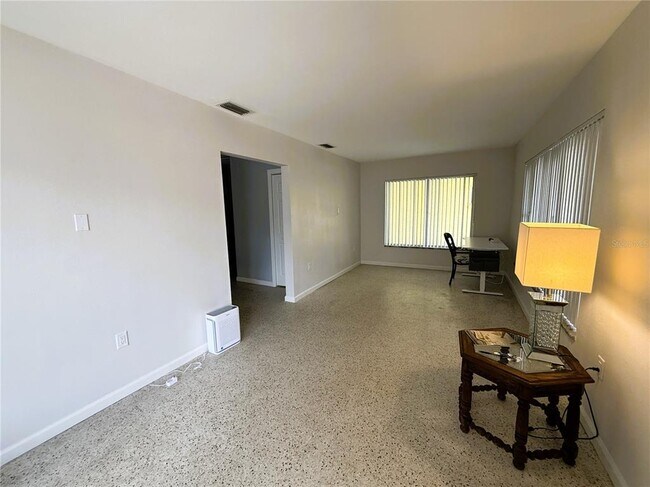 Building Photo - 14017 W Parsley Dr