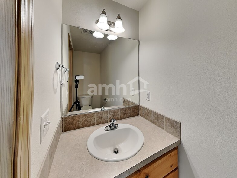 Building Photo - 475 Donna Dr