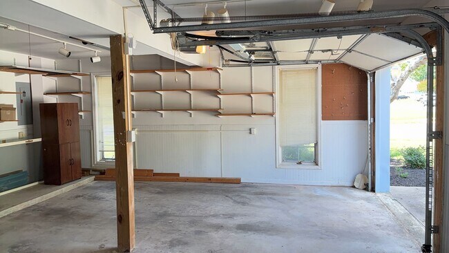 Building Photo - Nice Three-bedroom Two Car Garage corner lot