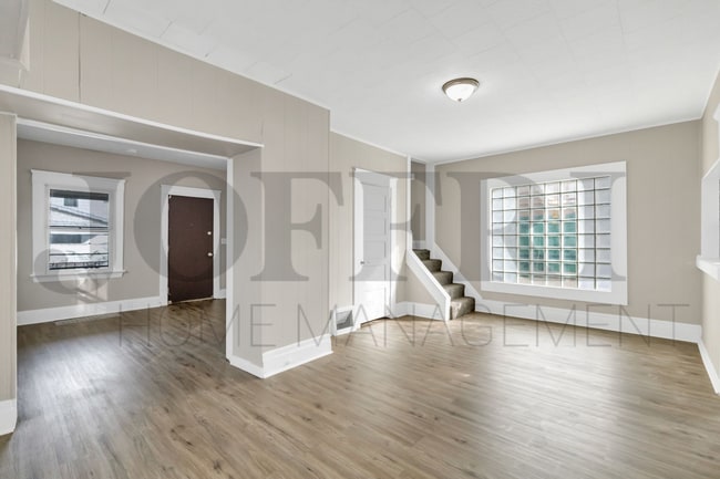 Building Photo - 3592 E 143rd St