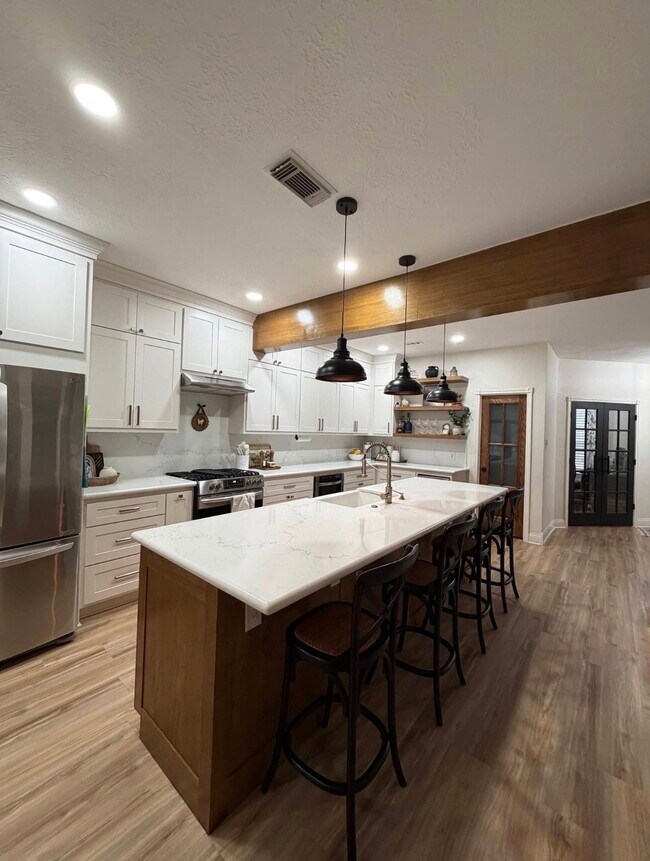 Building Photo - 1811 Emerald Lake Ct