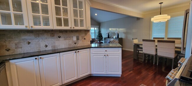 Building Photo - 547 Neff Rd