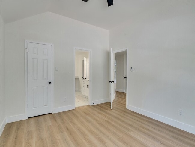 Building Photo - 246 Cedar Elm Ln
