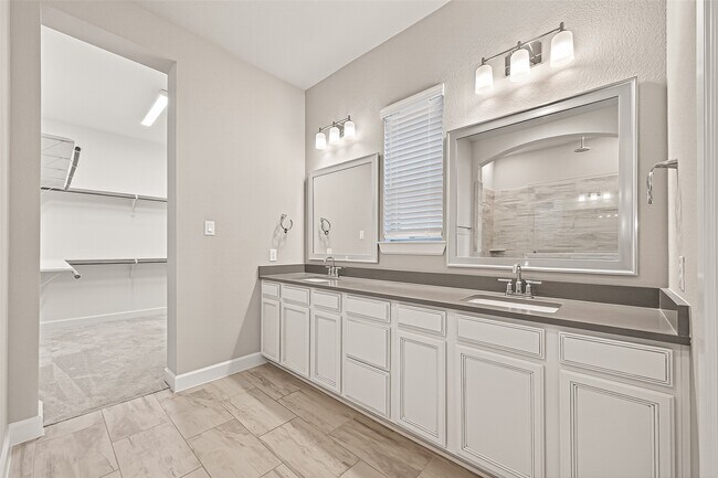 Building Photo - 23754 Pullin Market Dr