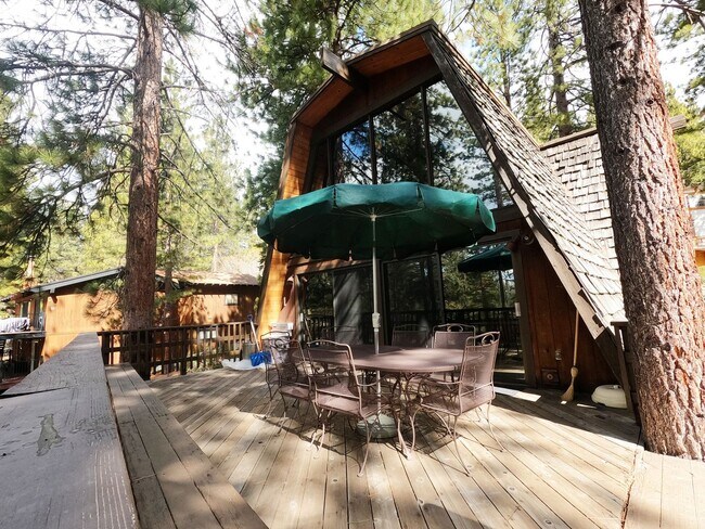 Building Photo - Winter Lease - Less than half a mile to Burnt Cedar Beach, Restaurants and Grocery!!