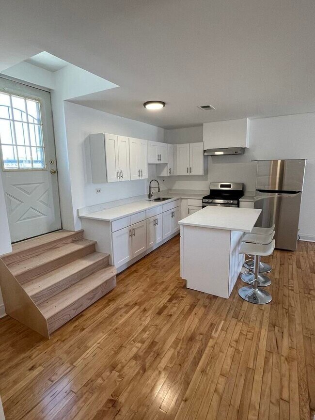 Building Photo - 8016 S Halsted St