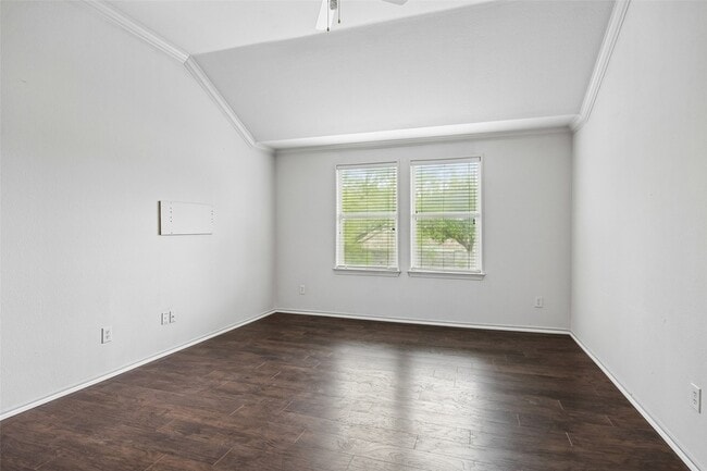 Building Photo - 320 S Mesa Verde Way
