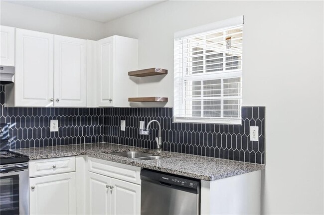 Building Photo - 103 Lilli Ln