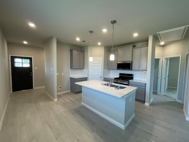 Building Photo - 2035 Myrtle Oak Ct