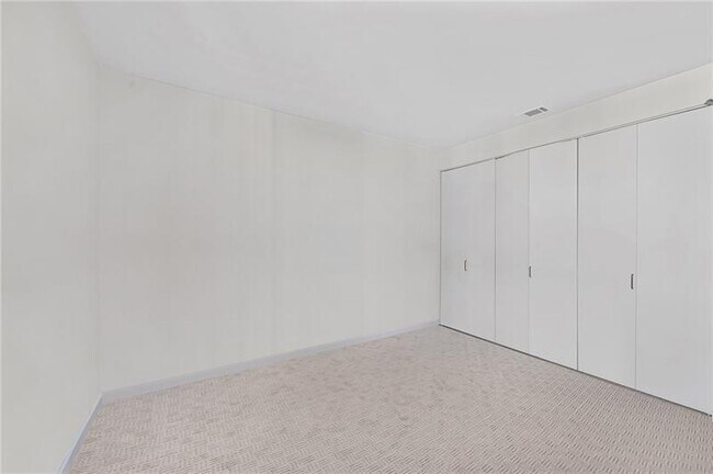 Building Photo - 2575 Peachtree Rd NE