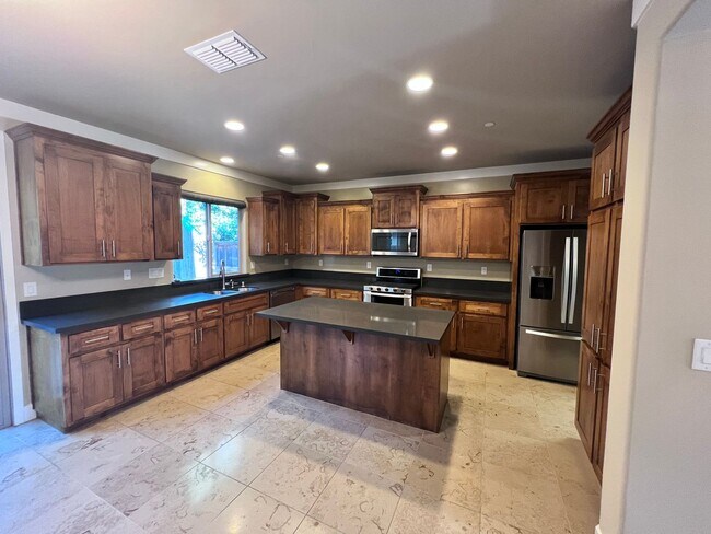 Building Photo - Stunning 3 Bedroom, 2.5 Bath Single Family Home, Gated Community, Beautiful Inside & Out!