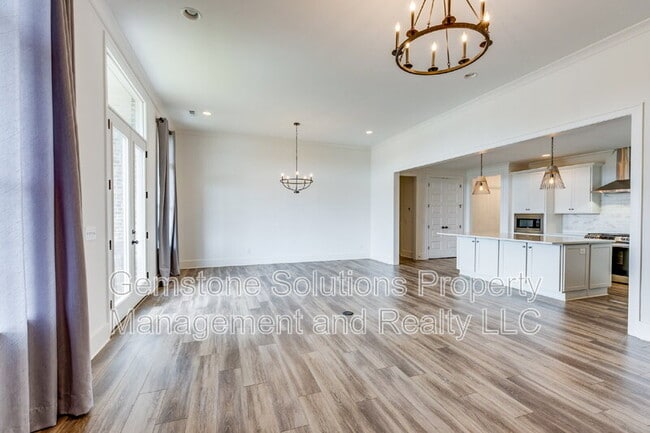 Building Photo - 7284 Ludlow Dr