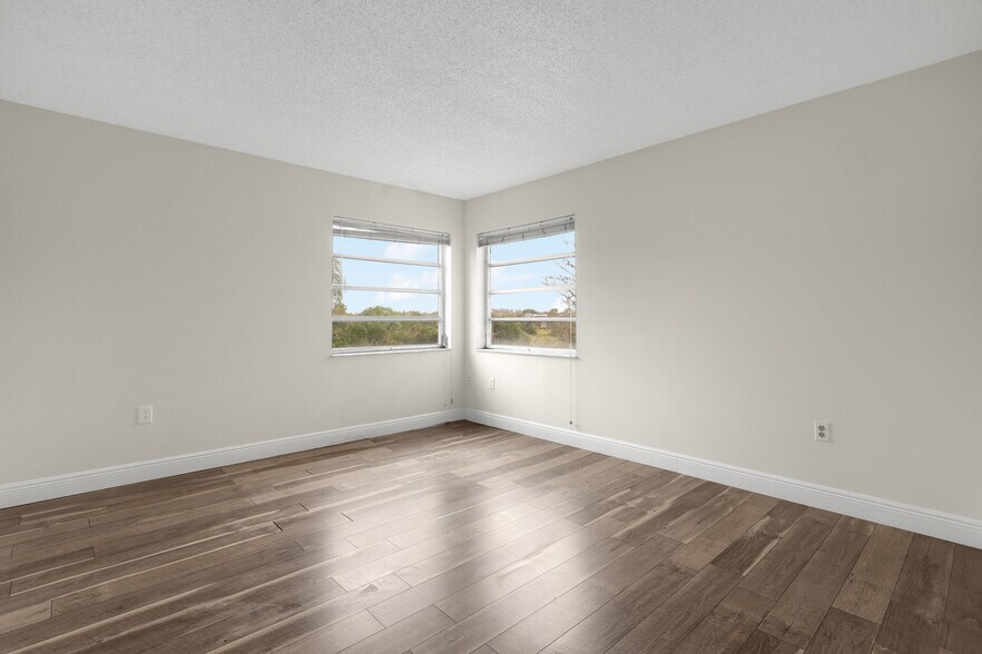 Guest Bedroom # 3 - 3940 Inverrary Blvd