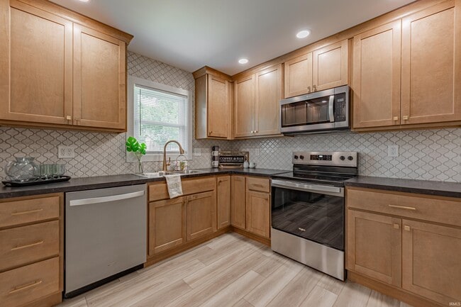 Building Photo - 6840 Copperfield Dr