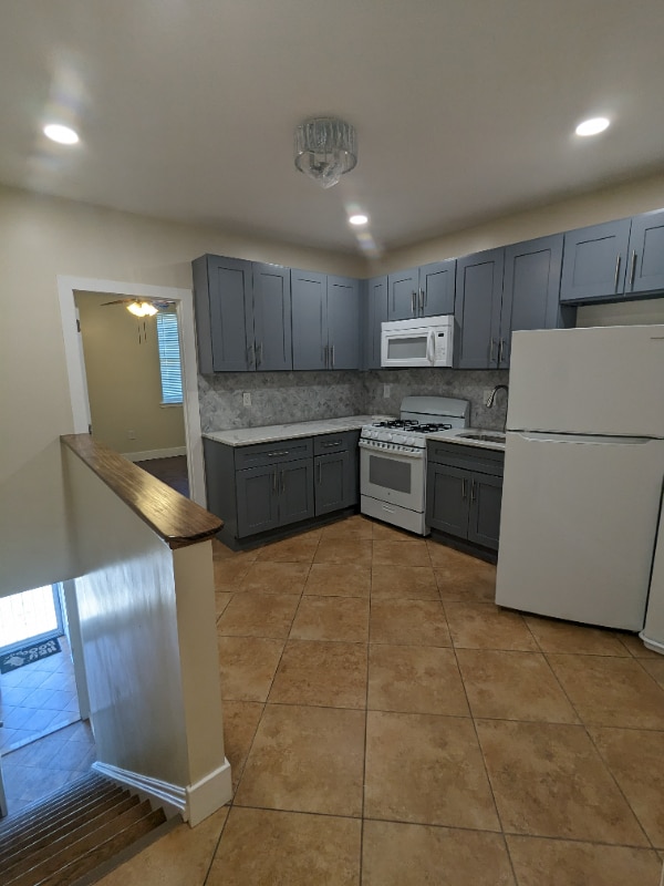 Building Photo - 2850 Jasper St