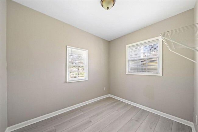 Building Photo - 92 Ormond St SE