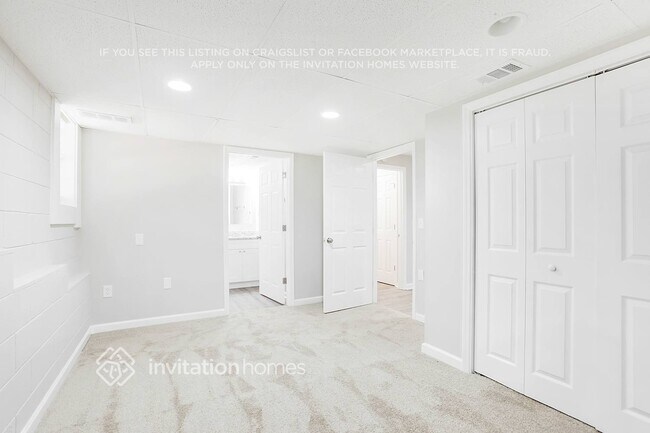 Building Photo - 6358 Hillview Ln