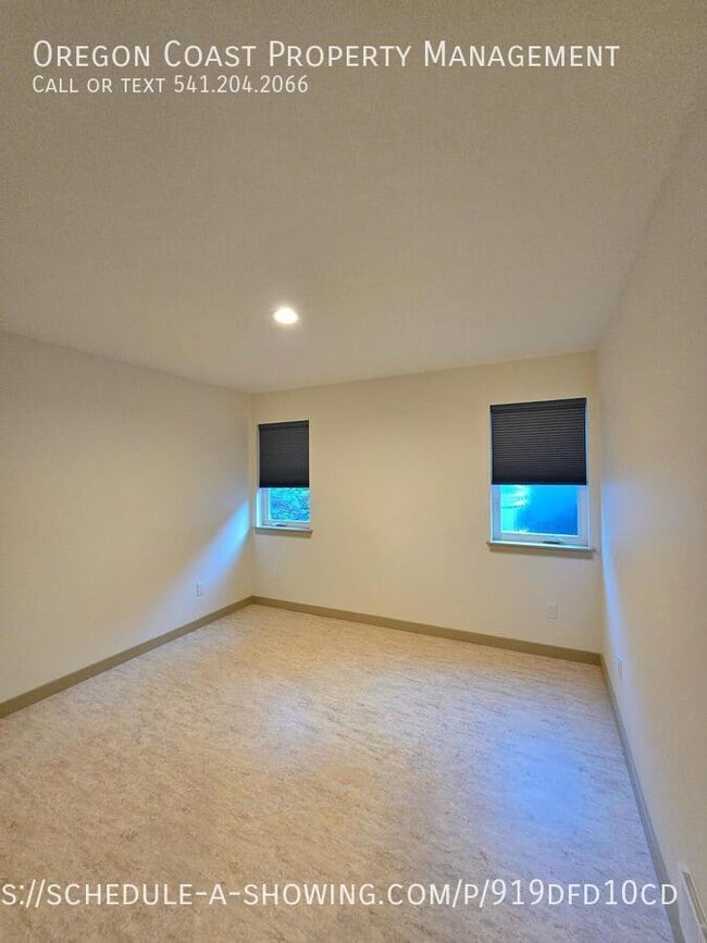 Building Photo - 471 Overlook Dr