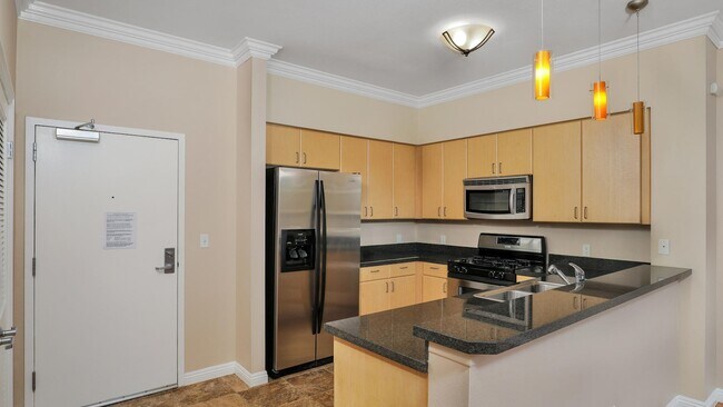 Building Photo - 445 Island Ave